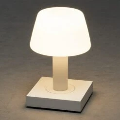 Konstsmide Akku-Tischleuchte Monaco L X B X H: 12,5 X 12,5 X 19 Cm, Weiß, Warmweiß 11 Konstsmide Akku-Tischleuchte Monaco L X B X H: 12,5 X 12,5 X 19 Cm, Weiß, Warmweiß -Beleuchtung 12 3288