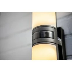 Lutec LED-Sensor-Außenwandleuchte Cyra 16 W, L X B X H: 7,8 X 12 X 24,5 Cm, Anthrazit/Weiß, Warmweiß -Beleuchtung 12 3521